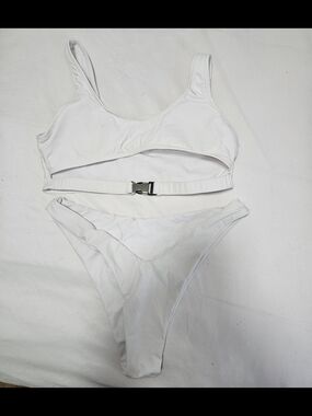 Zaful White Buckle-Front Two-Piece Bikini